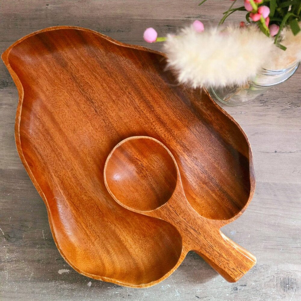 3/$25✨️ Vintage Monkey Pod Wood Leaf Platter – 1970s – EUC